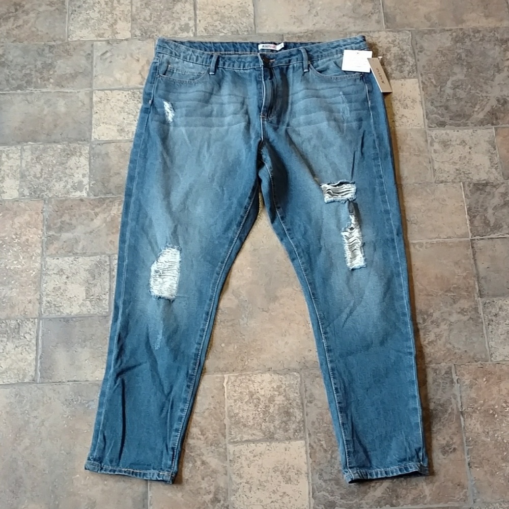 JustFab distressed plus size jeans Size 18 BNWT